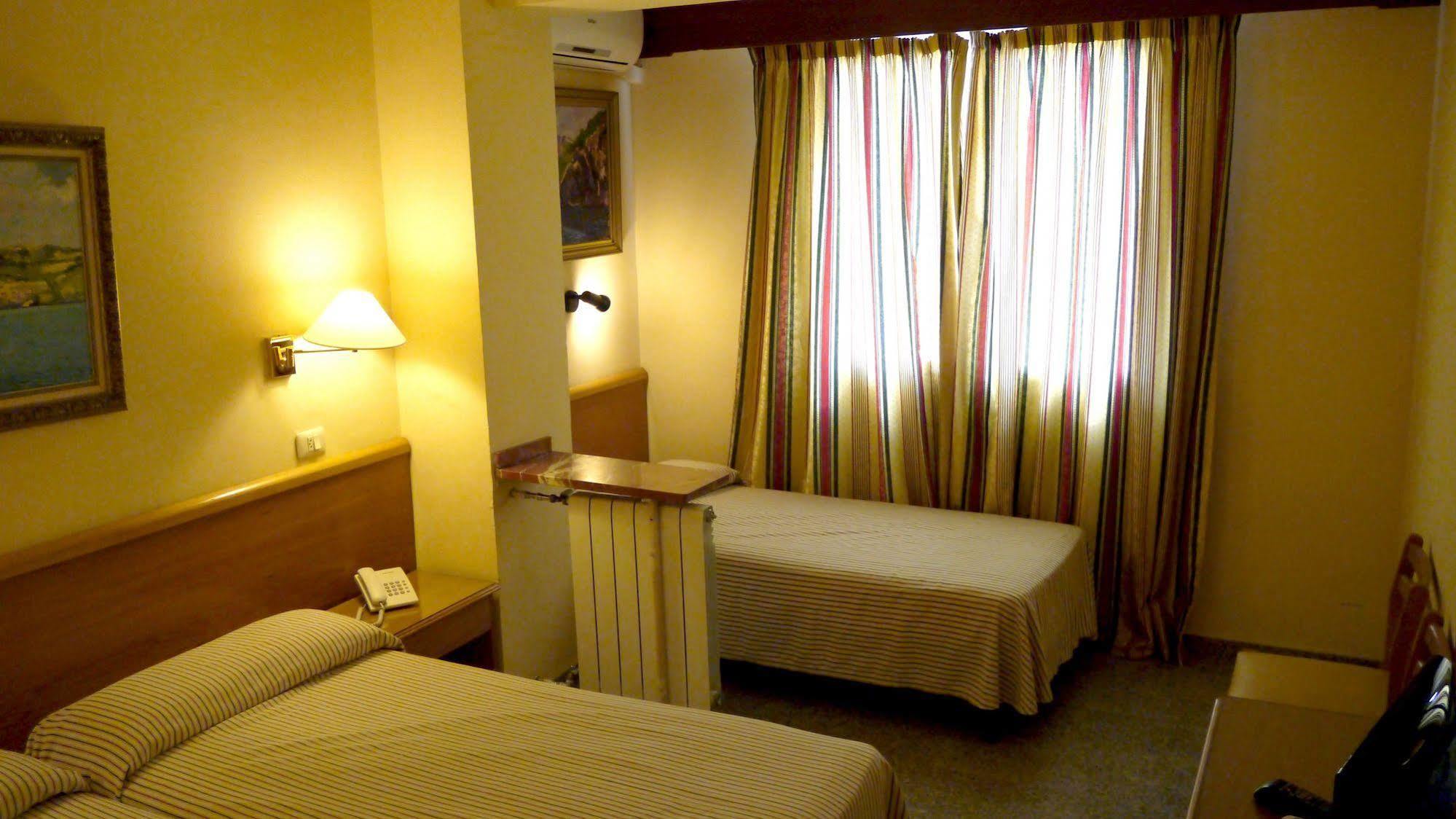 Hotel Abelay Palma de Mallorca Buitenkant foto